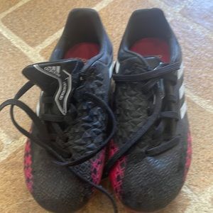 Good condition girls soccer cleats